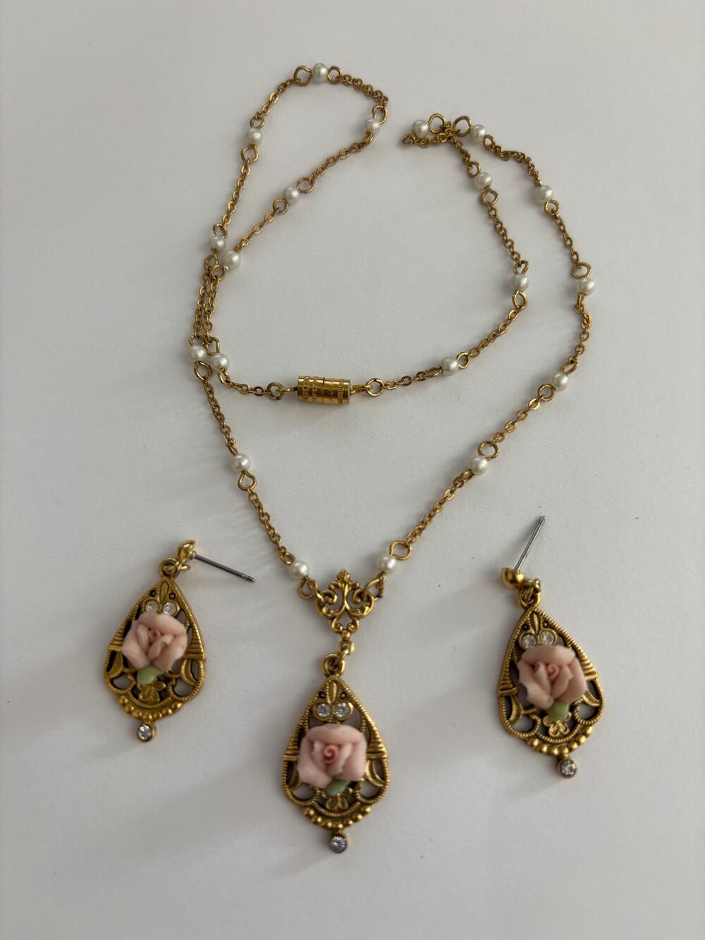 Vintage Gold-Tone Necklace Pink Rose Drop Earrings Set Victorian style